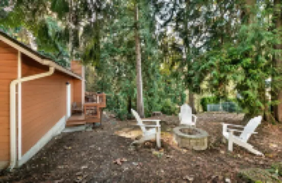 Sammamish Modern Family & Pet Friendly Home