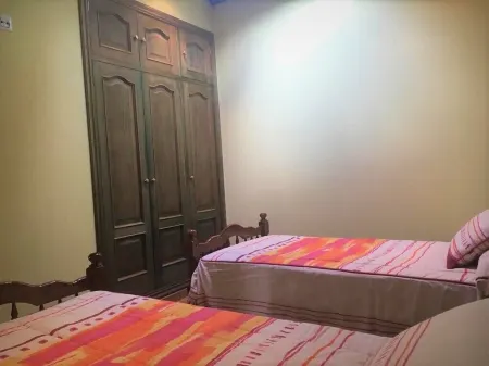 low silver cabin with fireplace far from the bulilcio but close to everything