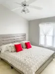 Large Group Retreat w/ secluded party room and private pool