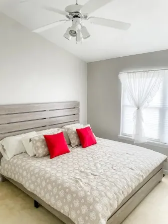 Large Group Retreat w/ secluded party room and private pool