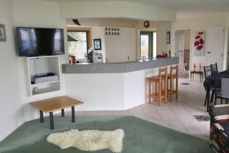 Sunny house near Golf Course and Recreation Centre