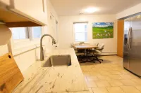 Specious Quiet 3b2b single family home with fish pond and Netflix more