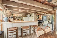 Union Cottage - One Block from Warren St Hotels in Hudson