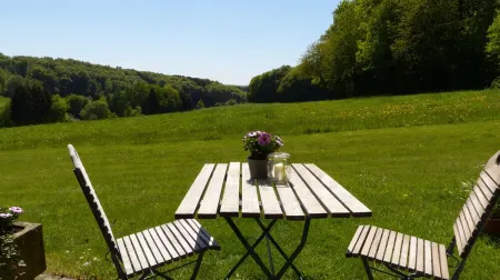 Apartment on the edge of the forest Отели в г. Энгельскирхен