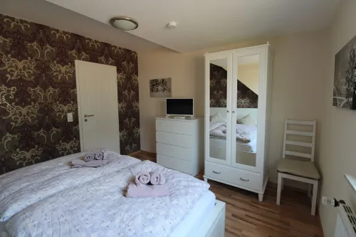 Holiday Schildknecht