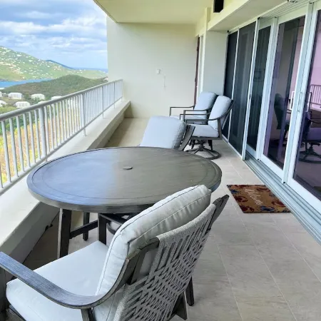 Updated 1Br/1BA - "Hillside Getaway"