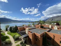 Large Lakefront 3 Bed Condo With Gorgeous Osoyoos Lake and Mountain Views Hotels in Osoyoos