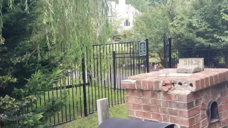 Beautiful 1BR Walkout Fenced & Gated Villa, Onsite parking, Pet friendly-2+acres