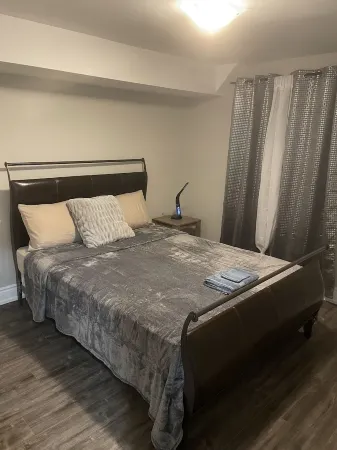 Luxury & cozy 2 bedroom basement unit with own entrance