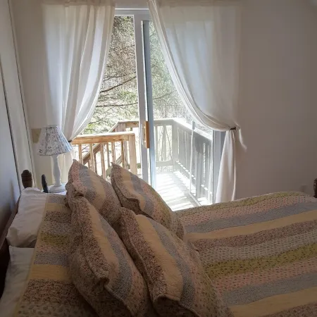 Charming  Cottage In The Catskills. Ski, Golf, Hike, Bike And More.