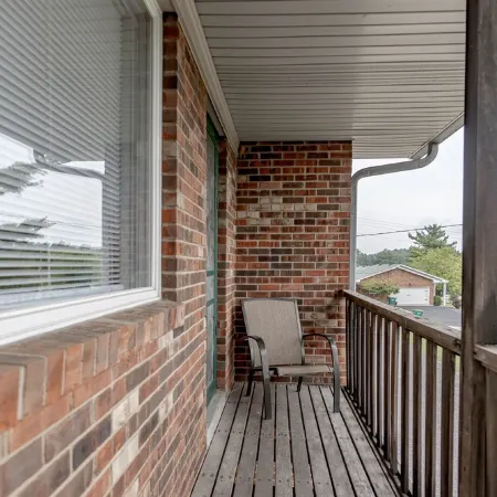 Cozy Apartment in quiet neighborhood with quick access to everything you need!