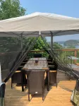 Newly Renovated Secluded Cottage