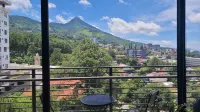 Amazing condo with great view of Volcano and Skyline