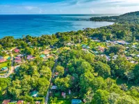 Caribbean-style home — 5 min walk to the beach!