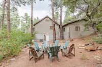 3BR+Loft, Pet-Friendly w/  Hot Tub + Arcade