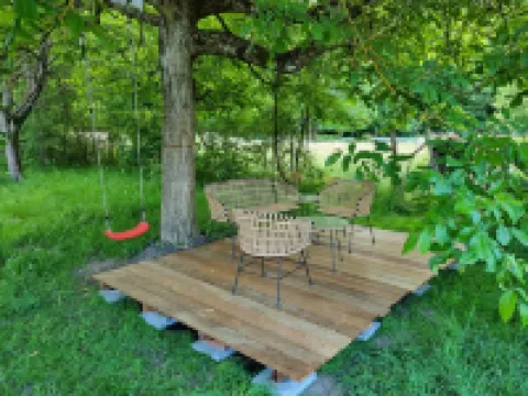 Cozy vacation apartment on the edge of the forest in an old farmhouse 15 minutes from the city Hotels in 