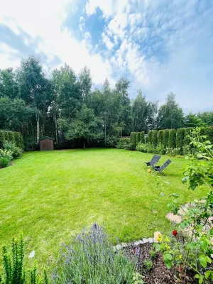 Charmantes Holzhaus über dem Meer für 8 Personen Hotels in Grzybowo