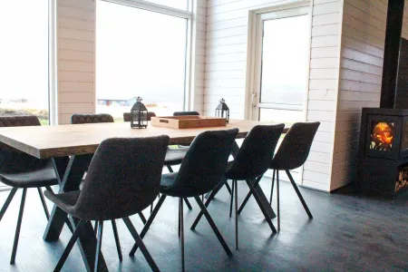 Sensational cabin with hot tub, sauna, fire place, 85" TV and magical views Отели в г. Grimsnes- og Grafningshreppur