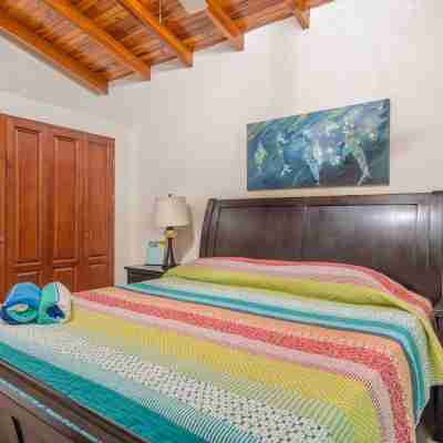Spacious 1 BR Apartment in Tamarindo, Only Steps from the Beach. Rooms