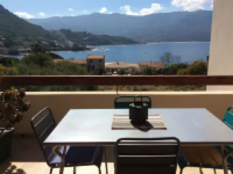 air-conditioned apartment with sea-view terrace