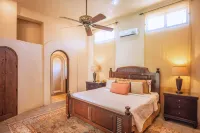Steps from the beach ! Stunning Villa w/ concierge, butler, doorman.