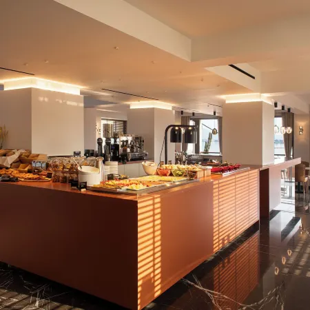 Naus Hotel