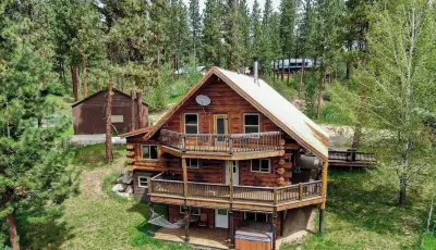 Mountain Home with breathtaking views! โรงแรมใน