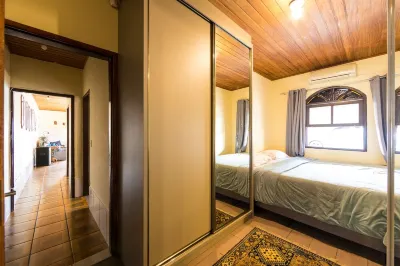 Paraiso Ribeirão da Ilha Legitimo pé na Areia Hotels in Ribeirao da Ilha