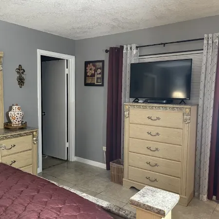 3 Bedroom House Near Lake June