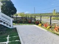 Ting'um  is the Spot to Stay on BANKS ROAD Hotel dekat Eleuthera Island Farm