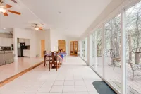 Hill Country River House - Blanco River - Wilson Creek Hotels in Wimberley