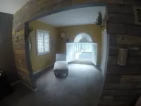 Multi-family peaceful retreat home sleeps15 with heated pool near Crystal River!