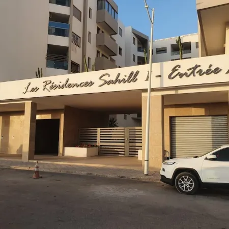 Luxury apartment with sea view, 5 minutes walk from the beach! With air conditioning