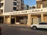 Luxury apartment with sea view, 5 minutes walk from the beach! With air conditioning