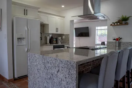 Miami Family Pool House 4Bd *Boat Parking Avail*