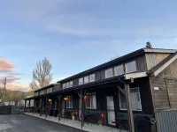 CORRAL VILLAS<br>Deluxe studios in the north entrance to Yellowstone