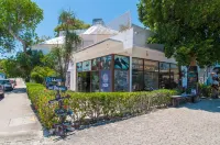 Serene Ambiance:New Exquisite 2BR,Gated Grand Sirenis, Near popular attractions