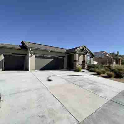Former Model Home, 3 Car Garage, Gym, Sleep 14 Hotel Exterior