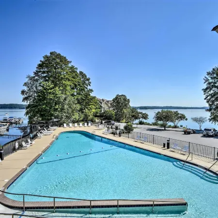 Views, Pools & Marina: Lake Keowee Condo!