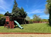 Stratford 4 BR Family Mansion with Pool, Gym & BBQ Hotels in Beaudesert