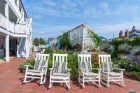 MV Surfside Hotel Hotels near Edgartown Public Library