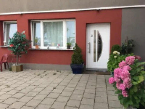 阿利斯膳宿公寓