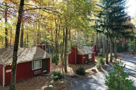 Memorytown USA Отели рядом с достопримечательностью «Поконо Гарденс»