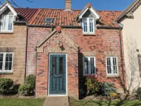 Dotty's Sunshine Cottage - parking