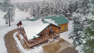Elktrace Bed and Breakfast Hotels near The Choke Cherry Tree