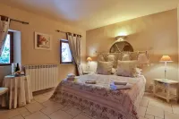 Les Carmes and Spa