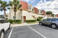 St Augustine Poolside Oasis w/ Private Patio! - Lejligheder