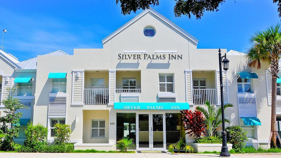 Silver Palms Inn