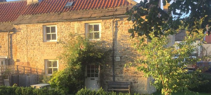 Corner Cottage Hotels in Darlington