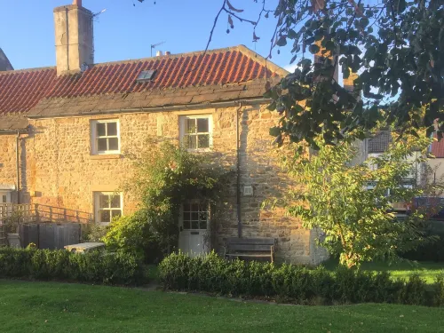 Corner Cottage - parking